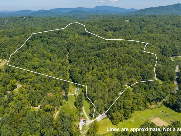 2239 Grassy Branch Rd, Pigeon Forge, TN 37876
