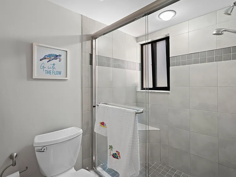 233 NE Edgewater Dr #104 — Photo 21