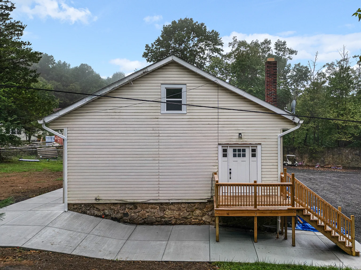 3 bed, 1200 sqft, $1,950 — Photo 2