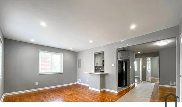 873 Bellevue St SE #1