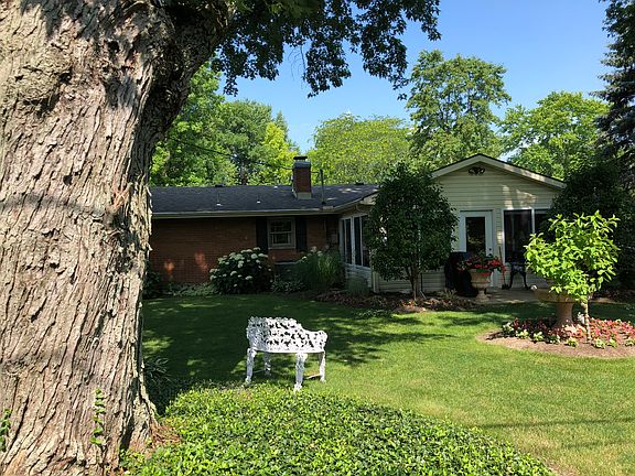 5th image of 8020 Brainard Woods Dr