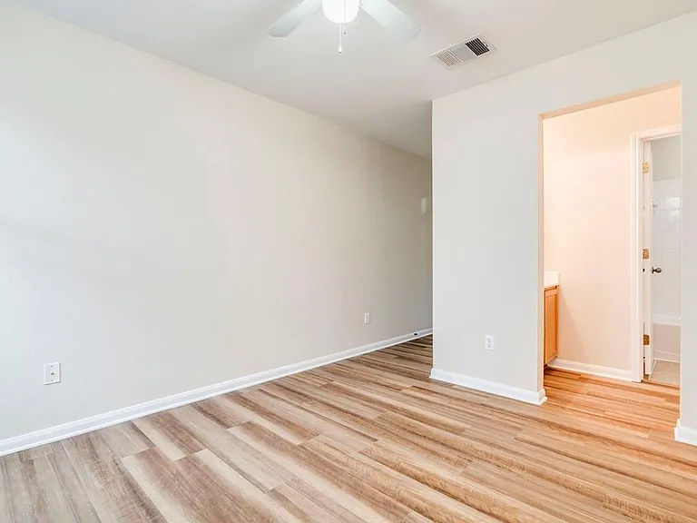 157 Maplewood S — Photo 17