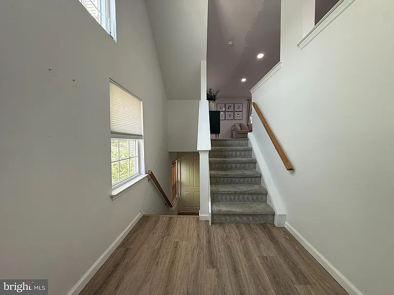 434 Pleasant Valley Dr — Photo 2