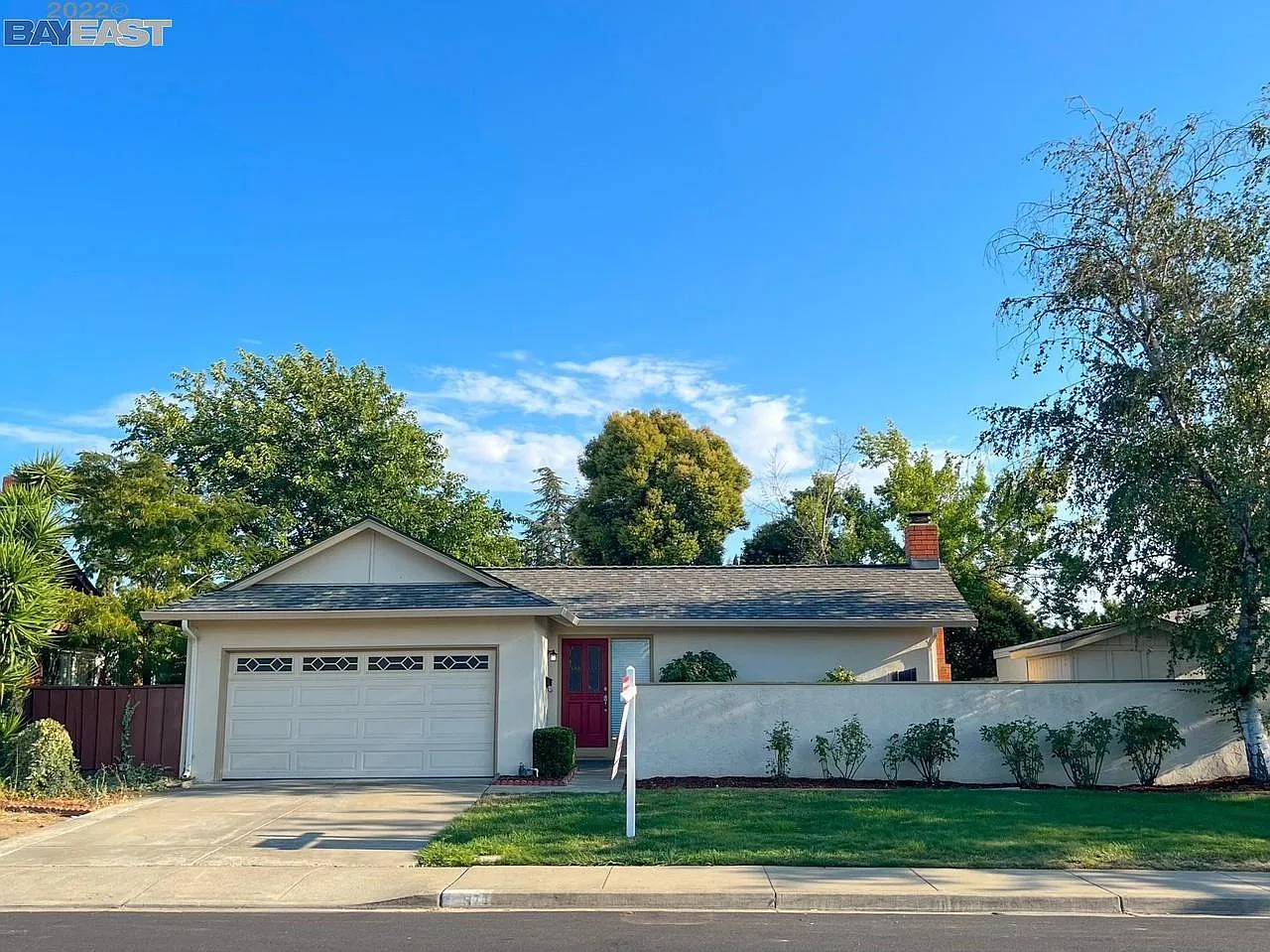 571 Cedar Dr photo 1