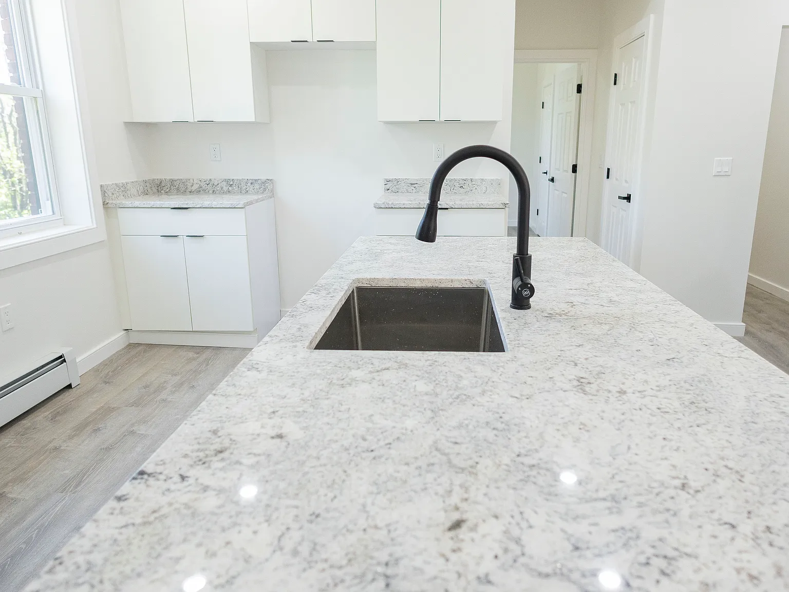 3 bed, $2,100 — Photo 4