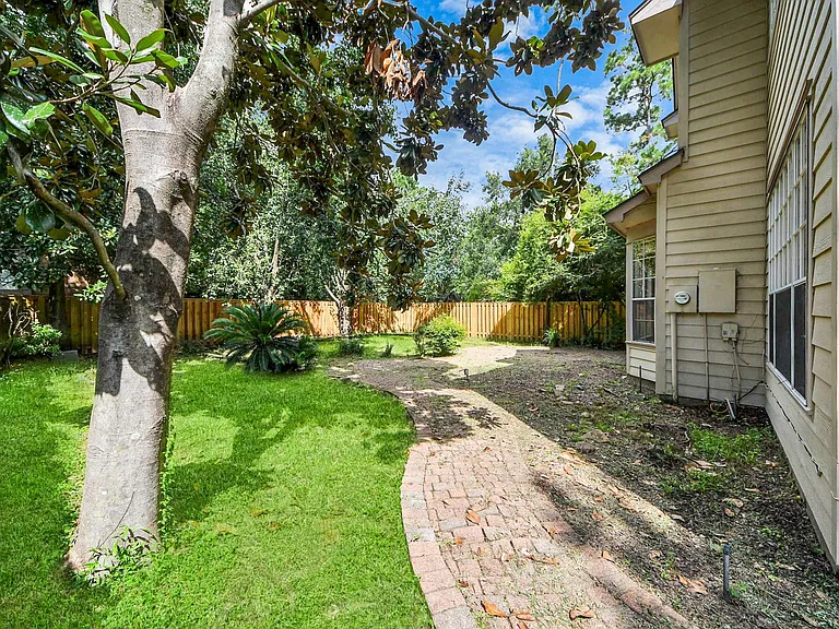 103 E Lakeridge Dr — Photo 47