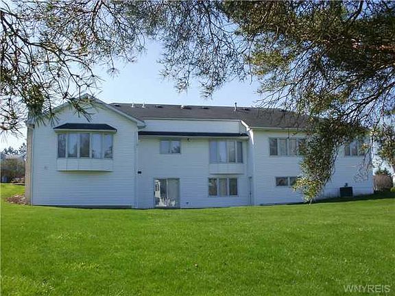 2nd image of 20 Fox Chapel Dr