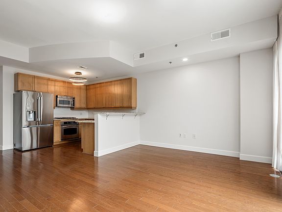 5th image of 1300 27th Pl S APT 13