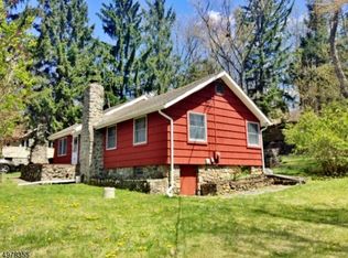 12 Alamoosook Rd, Highland Lakes, NJ 07422