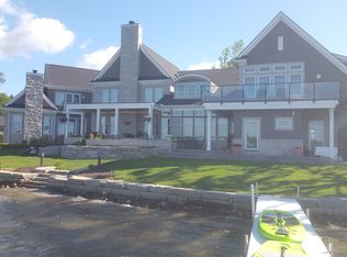 4400 Lanette Dr, Waterford, MI 48328