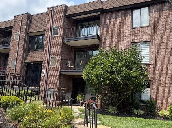 52 Oakridge Dr, Langhorne, PA 19047