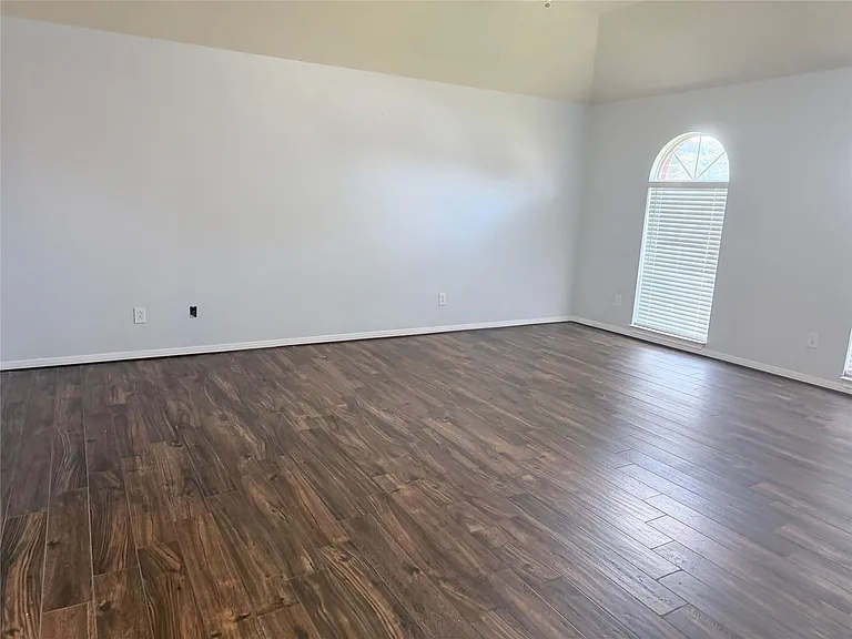 11308 Madison Ct — Photo 14