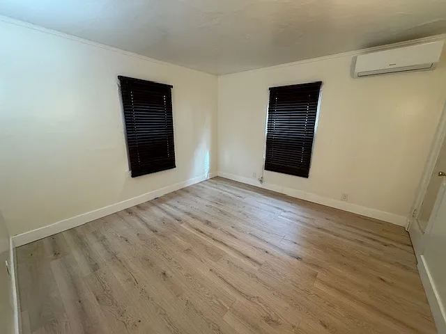 2338 N Cahuenga Blvd — Photo 9