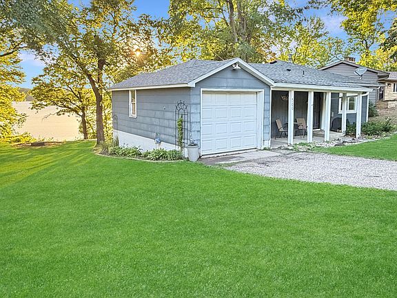 2nd image of 300 E Amber Lake Dr