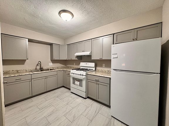 4th image of 3518 Green Dale Dr APT 2