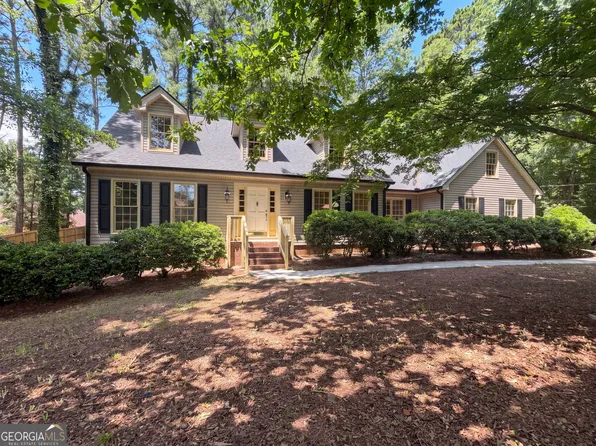 4379 Inns Brook Dr, Snellville, GA 30039