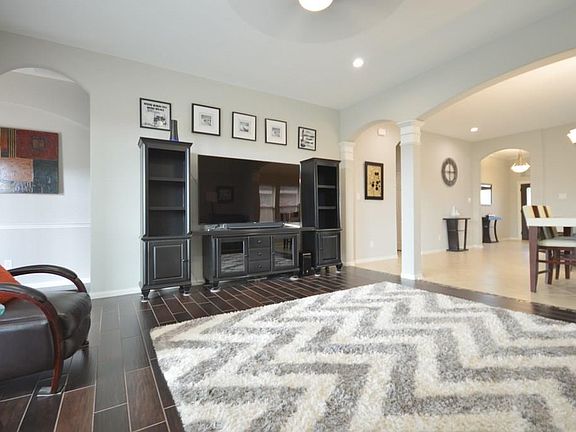 4th image of 19223 Quarry Lakes Ln