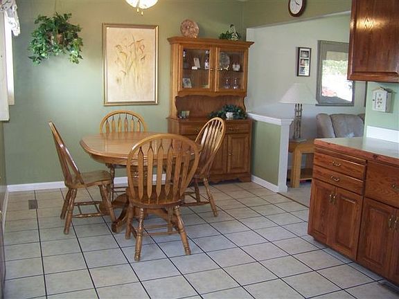 3rd image of 14893 Sylvia Dr