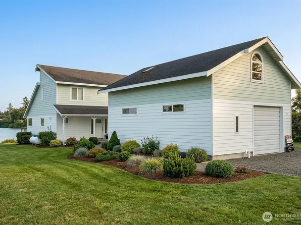 580 Mount Olympus Avenue SE, Ocean Shores, WA 98569