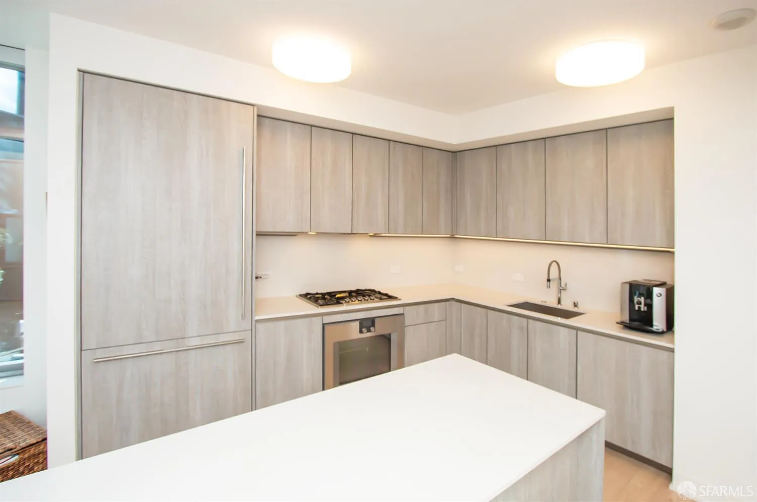 2 bed, 2.0 bath, 1487 sqft, $8,990 — Photo 4