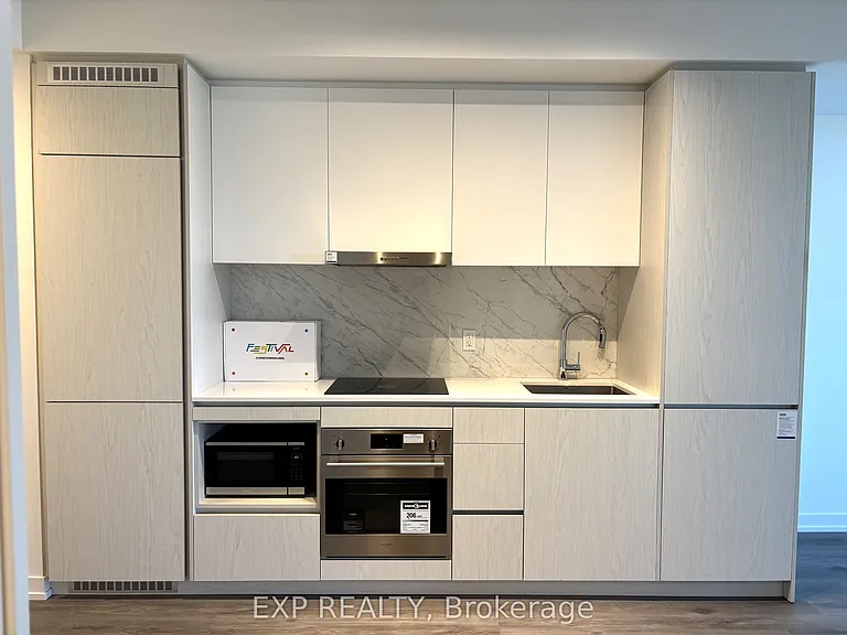 28 Interchange Way #1809 — Photo 10