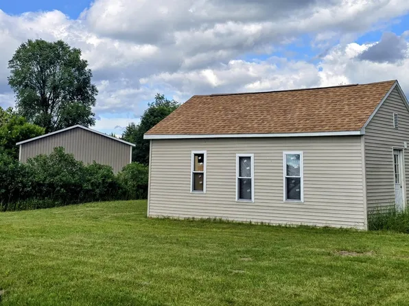 112 N 2nd St, Mesick, MI 49668