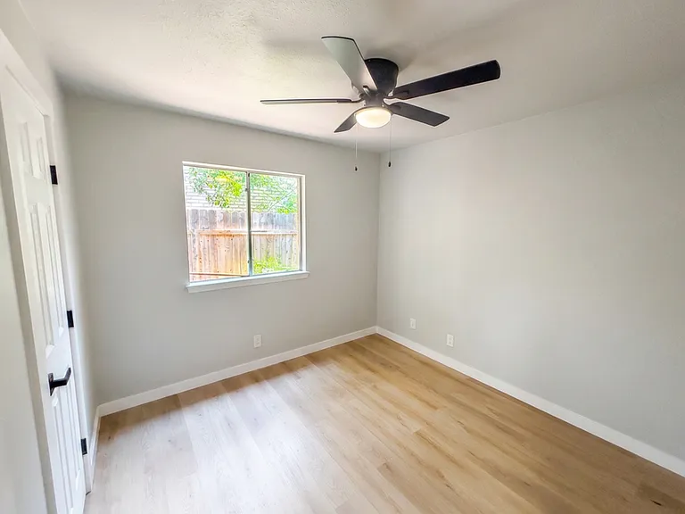 8726 Timberbriar St — Photo 10
