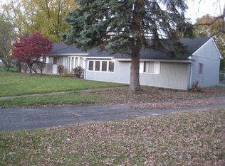 1871 Meadow Ridge Dr, Commerce Township, MI 48390