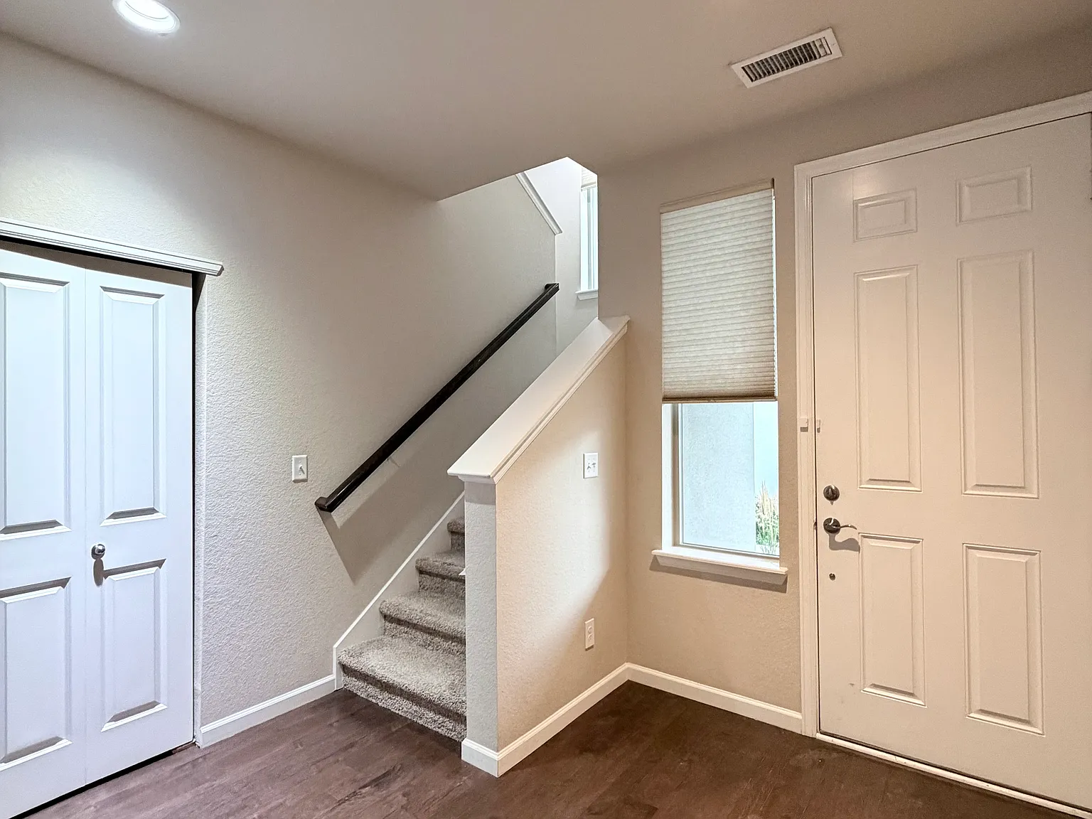 3 bed, 2.5 bath, 1815 sqft, $2,800 — Photo 3