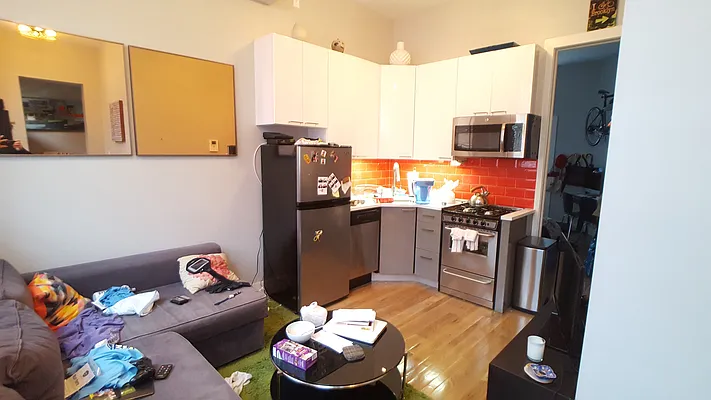 Rented by Evergreen Apartments BK | media 23