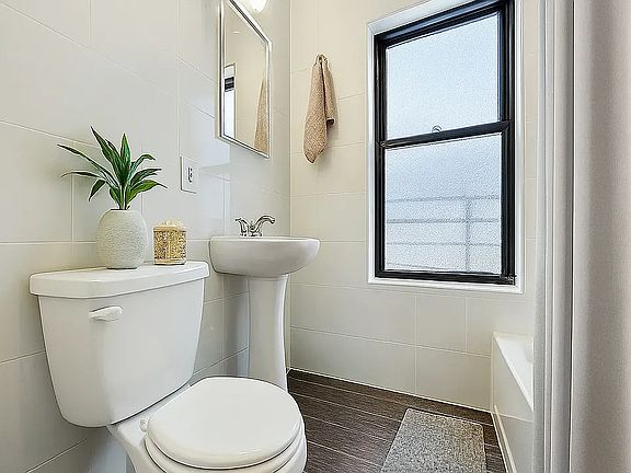 4th image of 2634 Marion Ave #5H