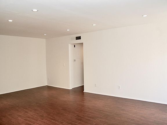 2nd image of 11911 Dorothy St #3