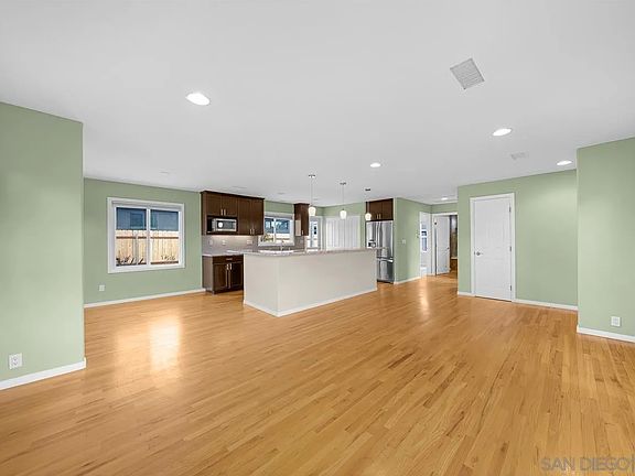 4th image of 3095 Nile St