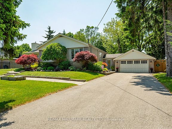3rd image of 12 Guildcrest Dr