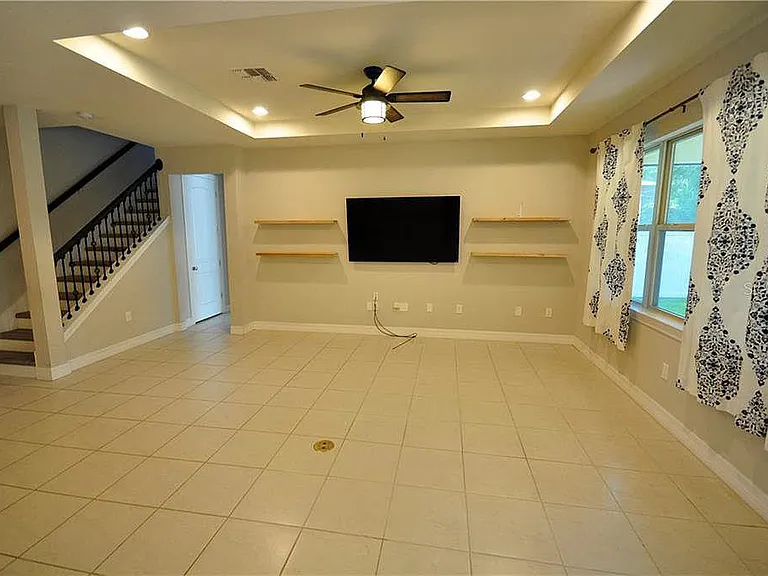 2443 Gratia Pl — Photo 6