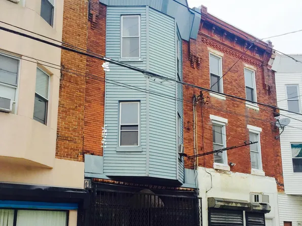 2136 S 7th St, Philadelphia, PA 19148