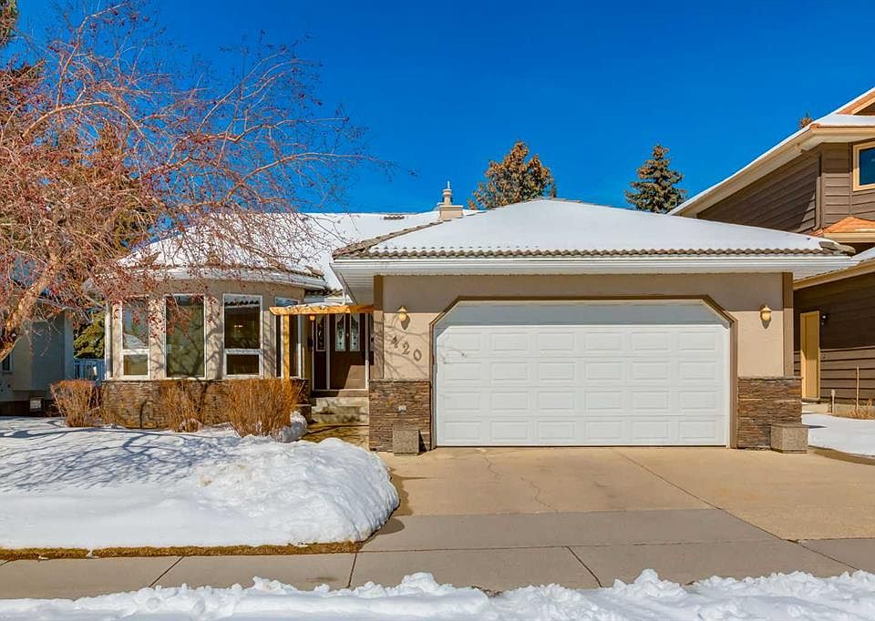 1st image of 420 SE Hawkview Manor Cir NW