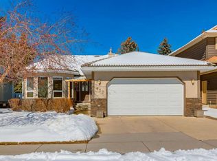 420 SE Hawkview Manor Cir NW, Calgary, AB T3G 2Z2