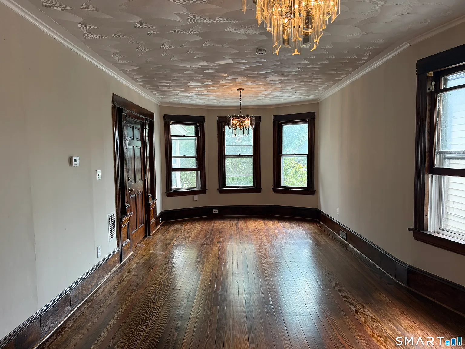 2 bed, 1.0 bath, 1100 sqft, $1,850 — Photo 2