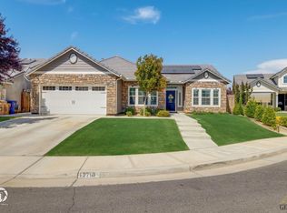 13710 Onyx Night Dr, Bakersfield, CA 93314