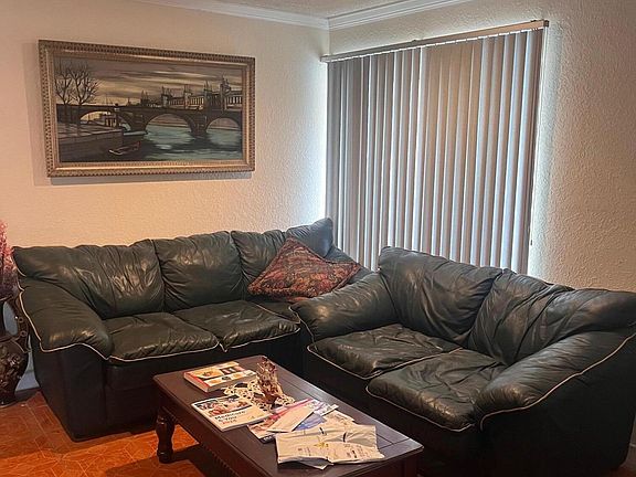 4th image of 3750 NE 17th Avenue