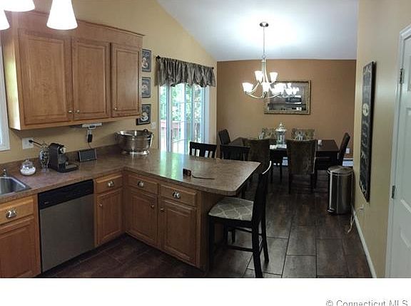 2nd image of 31 Linda Ann Dr