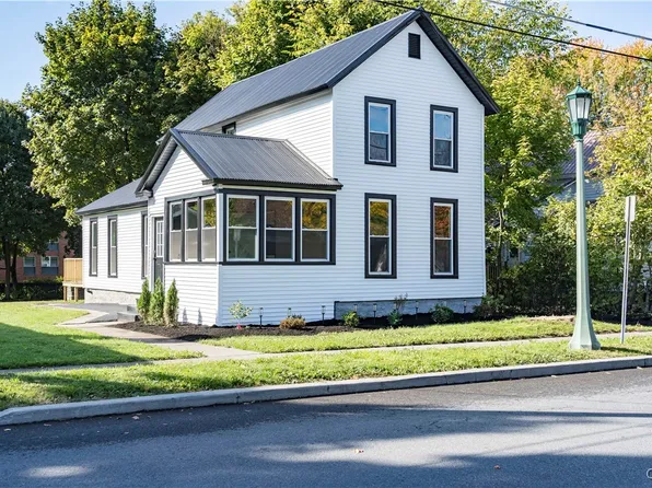 327 W Lynde St, Watertown, NY 13601