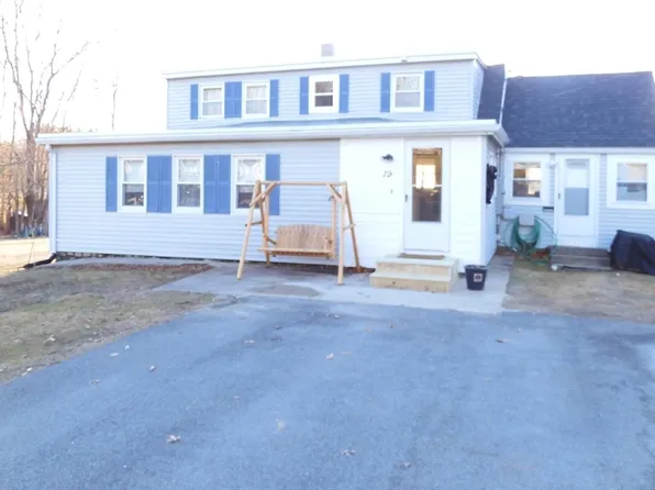 19 S Hunt Rd, Amesbury, MA 01913