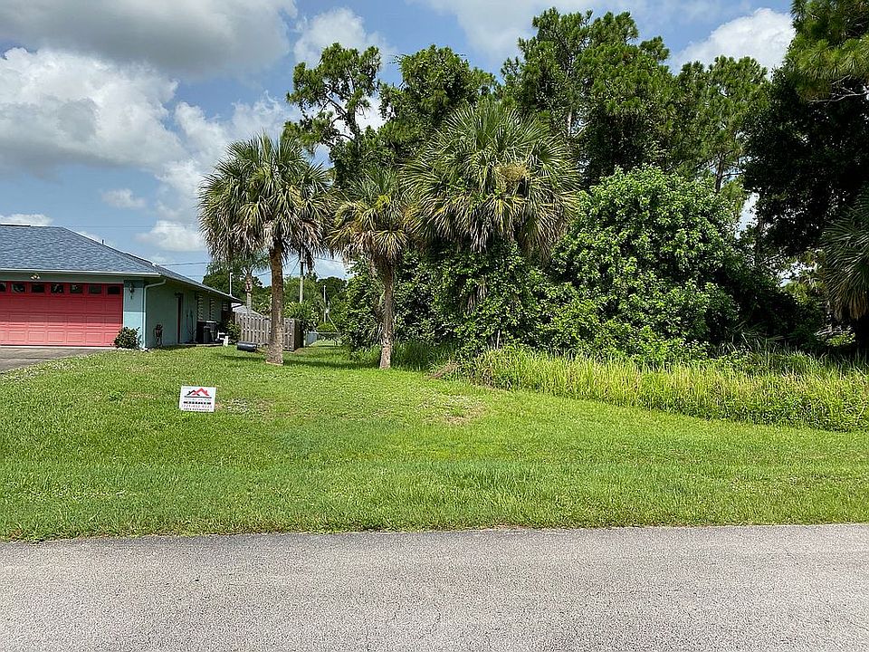 2nd image of 809 Seven Gables Cir SE