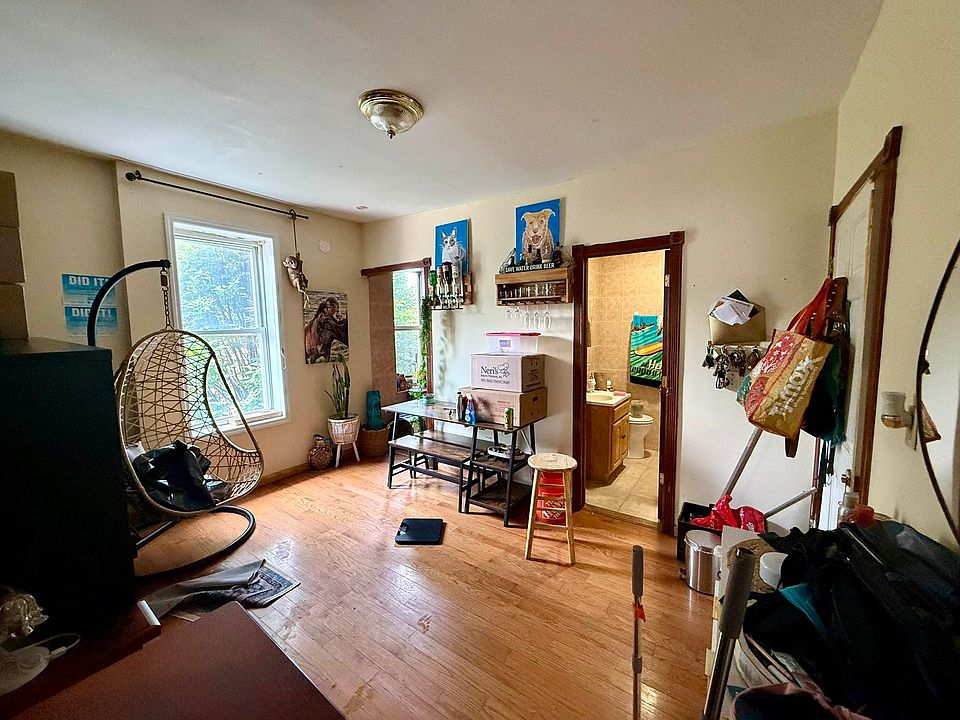1st image of 2252 21st St Floor 2