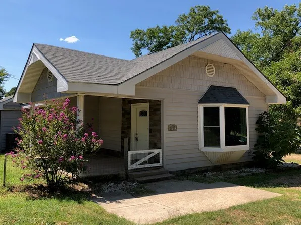 1210 W Bullock St, Denison, TX 75020