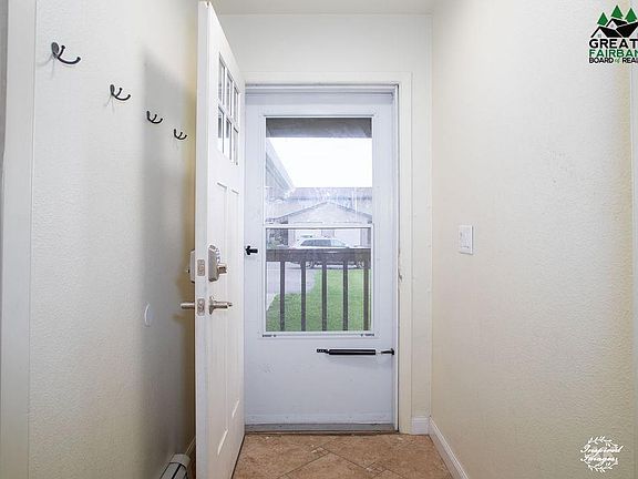 3rd image of 1310 Bainbridge Blvd