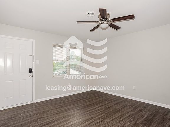 40315_002_living_room_12806565.jpg