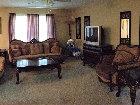 3rd image of 5504 Stone Meadow Ln Fort Worth